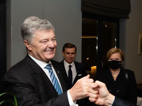 В ГБР ответили, планируют ли доставлять Порошенко из аэропорта в суд принудительно