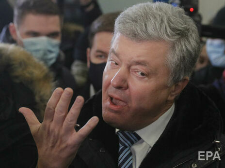 Порошенко вернулся в Киев в сопровождении коллег по парламентской фракции и журналистов