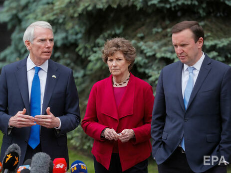 Американские сенаторы приехали в Киев – ищут пути 