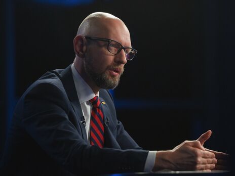 Яценюк назвал обвинения Порошенко в госизмене 