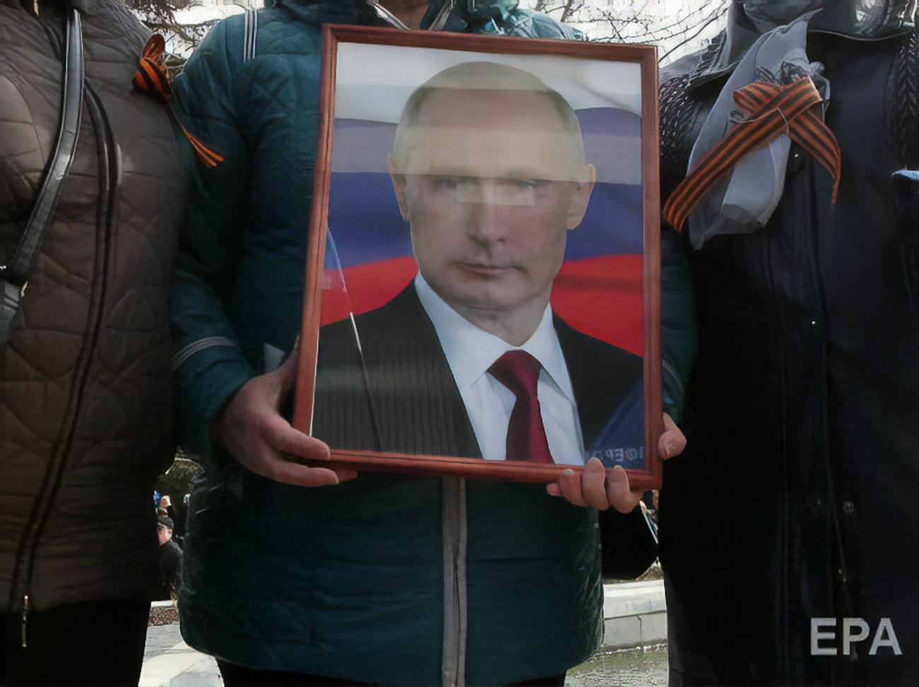 ECHR awards €12,000 compensation to Russian arrested for spitting at Putin’s portrait