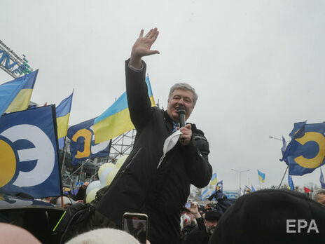 Порошенко вернулся в Украину 17 января