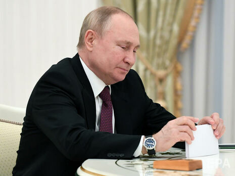 Навальный заявил, что Путин требует 