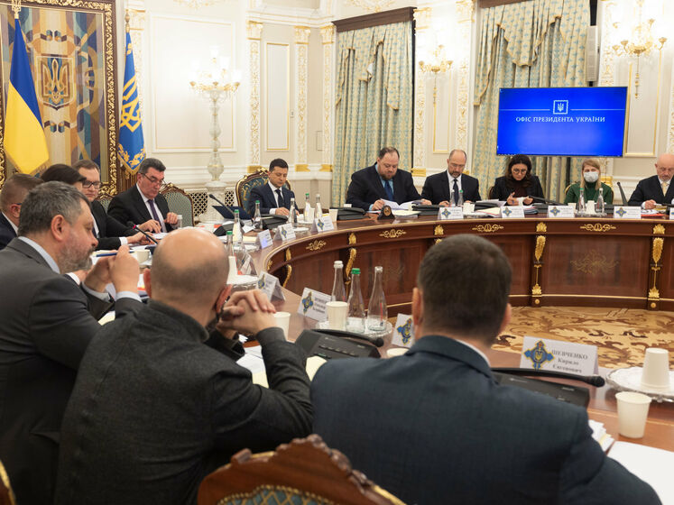 Зеленський скликав засідання РНБО щодо заходів "захисту нацбезпеки від внутрішніх та зовнішніх загроз"