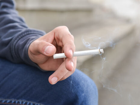Антитютюнові громадські організації більше заробляють гроші, ніж борються із курінням – ЗМІ