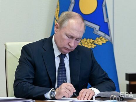 Путин (на фото), по мнению Караулова, "все любит делать чужими руками"