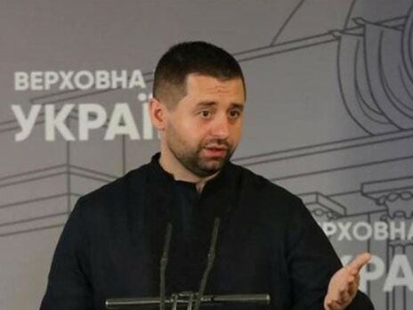 Арахамія: Російські військові намети на кордоні з Україною – напівпорожні, активної підготовки РФ до нападу немає