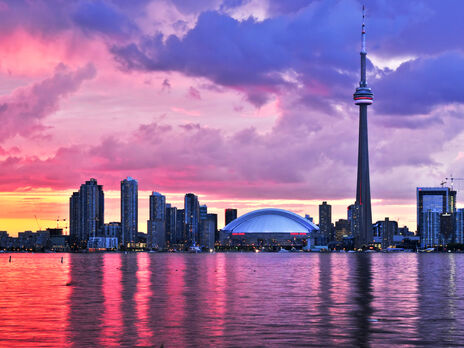 Канада на фоне опасений возможного вторжения РФ вывезет из Украины семьи дипломатов