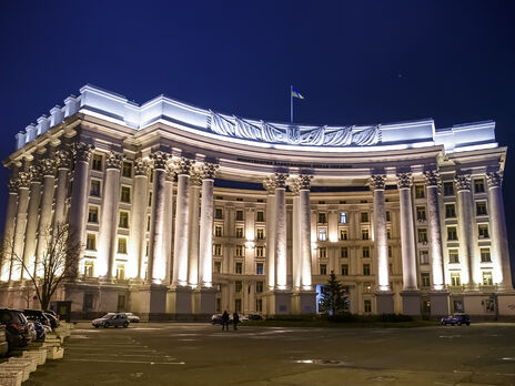 У МЗС привітали рішення абсолютної більшості іноземних партнерів не змінювати режим роботи диппредставництв в Україні