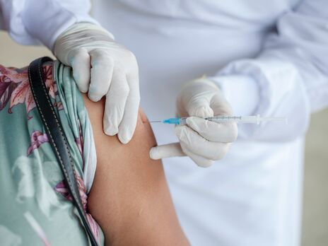 Ще одна компанія розпочала випробування вакцини проти коронавірусного штаму 