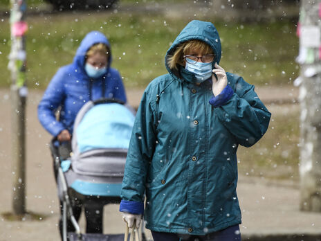 Суточное число заражений COVID-19 в Украине снова выросло, среди заболевших – более 5 тыс. детей