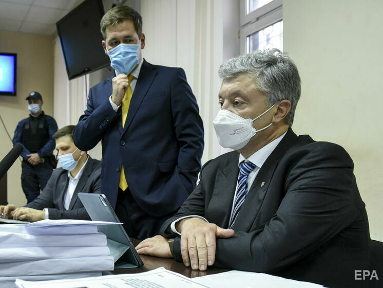 Адвокат заявив, що влада хоче створити картинку, коли Порошенко і Медведчук разом заходять до будівлі ДБР