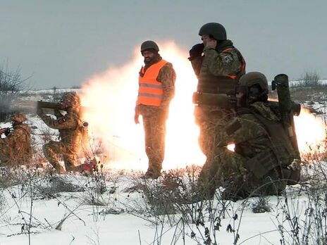 Огнеметчики ВСУ провели боевые стрельбы на Донбассе. Фоторепортаж