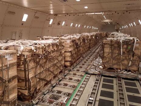 В Украину прибыл пятый самолет с военной помощью от США