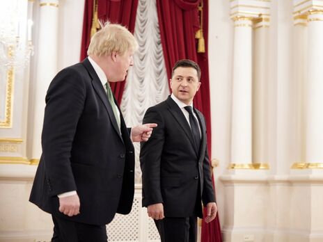 Джонсон уперше відвідав Україну на посаді прем'єр-міністра Великобританії. Зеленський після зустрічі з ним сказав, що новий союз стане "дуже непоганим майданчиком" для співпраці щодо питань безпеки і торгівлі