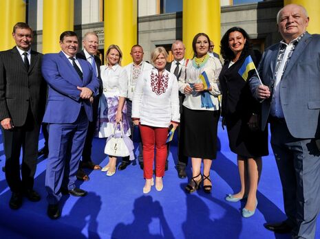 Треть украинцев реальной оппозицией власти считают 