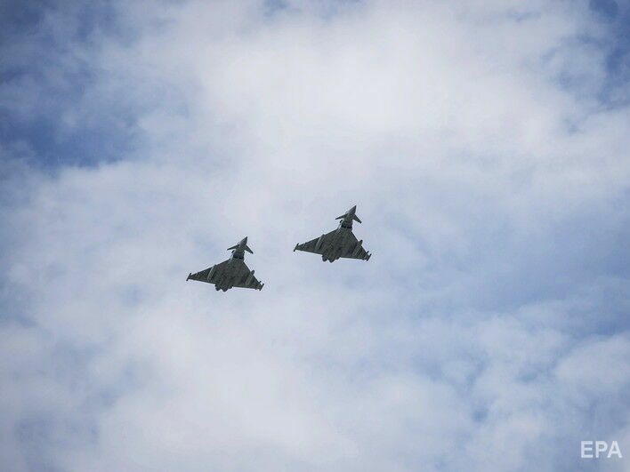 Британские ВВС подняли истребители Typhoon для сопровождения российских военных самолетов