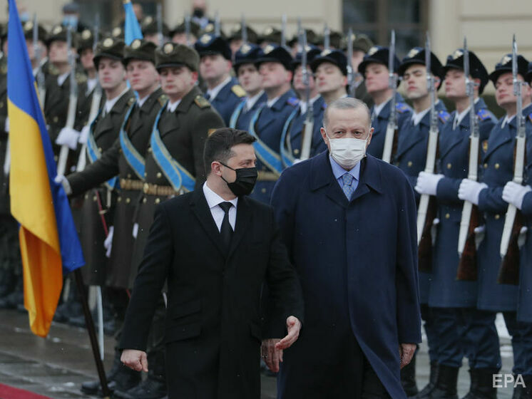 Эрдоган в Киеве приветствовал почетный караул словами "Слава Україні". Видео