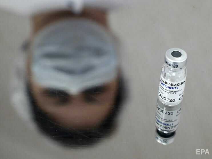 У вакцини "Супутник V" виявили нові побічні ефекти – боязнь світла і хворобу суглобів