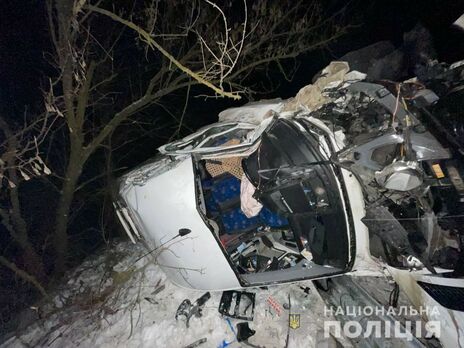 У Полтавській області зіткнулися легковий автомобіль, дві вантажівки та маршрутка, постраждало 11 людей