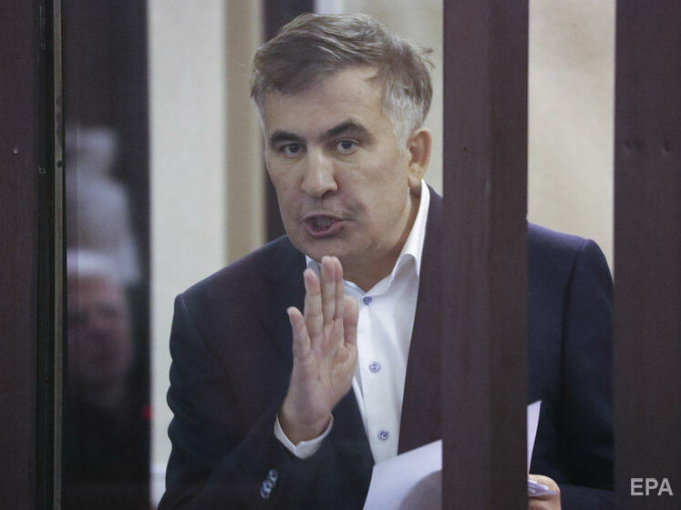 "Мне стыдно за позорную позицию грузинских властей". Саакашвили из зала суда обратился к украинцам и пообещал общую победу