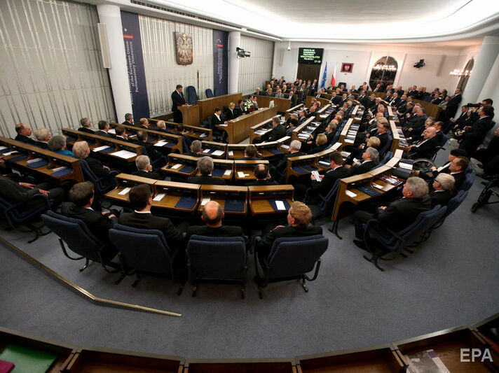 Сенат Польши единогласно принял постановление о политической и вооруженной поддержке Украины