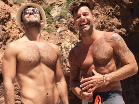 Рики Мартин обручился с художником Йосефом