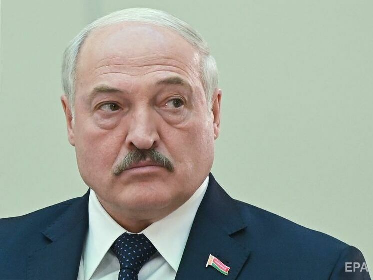 "Крыша поехала". Лукашенко назвал Зеленского "безголовым" человеком "без стержня"