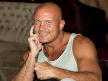 42-річний Узелков повідомив, що одружується вдруге