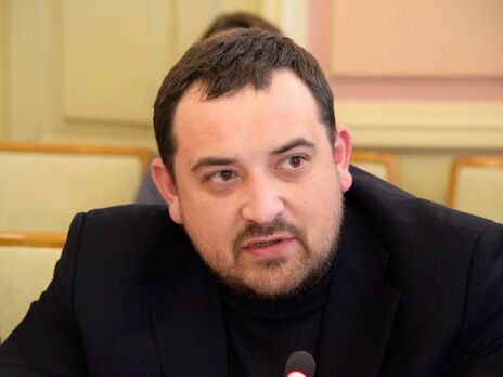 Нардеп Кузьминых повалил прокурора на пол в здании суда. Видео