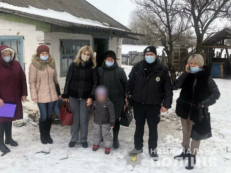 В Полтавской области мать оставила больную дочь в неотапливаемом доме и уехала в Киев – полиция