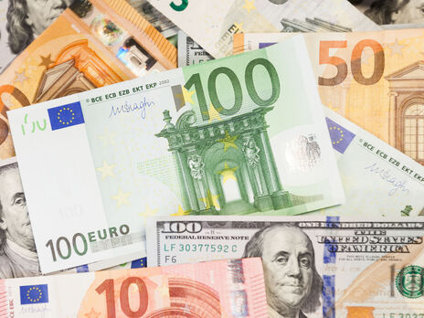 Гривня зросла щодо долара і євро
