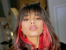 "Кольцо откуда?", "Почему без перчаток?" Michelle Andrade показала зимний образ