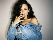 "Газы выходят?", "Дно пробито". В сети решили, что Каменских пукнула перед камерой