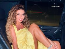 "Люблю себя вне зависимости от того, сколько вешу". 39-летняя Седокова показала танец в белье