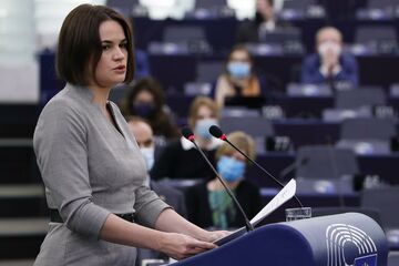 Тихановська відповіла, чи готові білоруси воювати з українцями