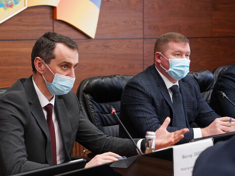 Віктор Ляшко (ліворуч): Полтавська область має найкращі показники охоплення щепленням проти COVID-19 у цілому та серед дорослого населення, саме серед груп ризику 60+
