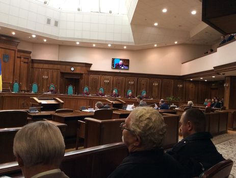 Конституционный Суд приступил к рассмотрению языкового закона Кивалова–Колесниченко