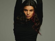 "Після цього прес горить". Michelle Andrade показала разом із тренером жироспалювальні вправи для м'язів живота. Відео