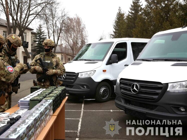 США передали українському КОРД автомобілі та обладнання для високоточної стрільби