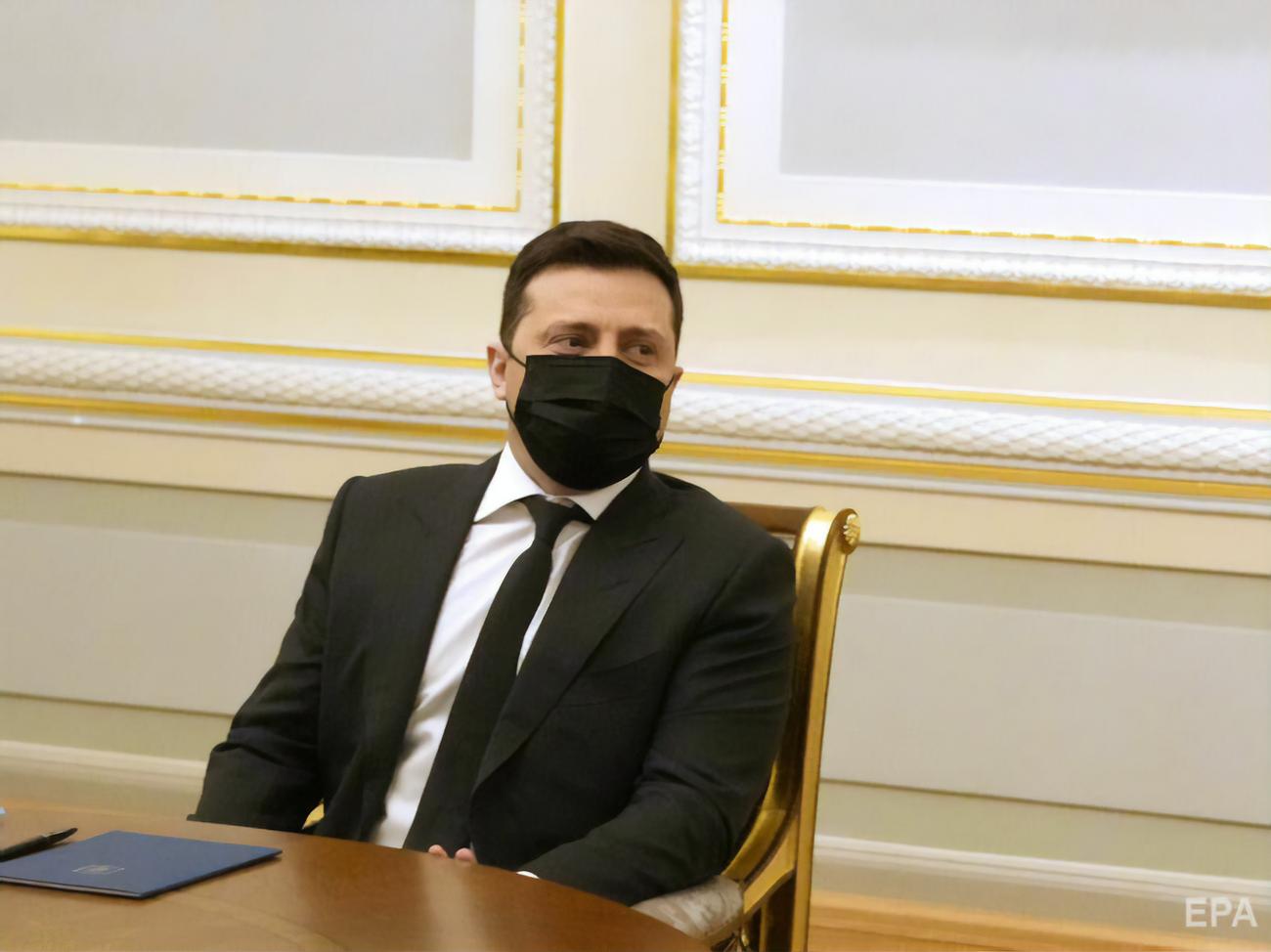 Зеленский пригласил Байдена посетить Украину в “ближайшие дни”