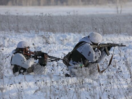 Російські військові почали висуватися на позиції для атаки – CBS News
