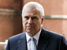 Сын Елизаветы II в досудебном порядке урегулировал дело о сексуальном насилии. Названа сумма отступных