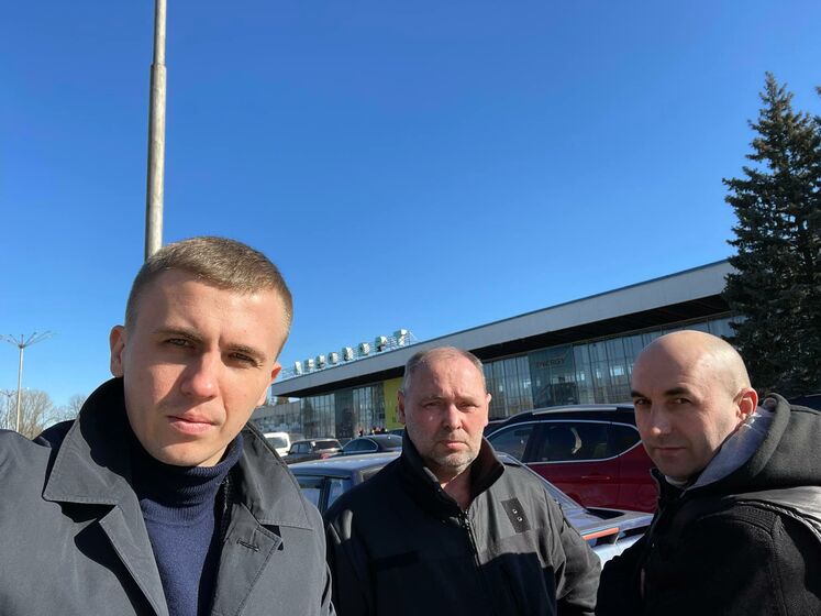 Поліція повідомила про підозру трьох чоловіків, які вчинили напад на журналістів "Української правди" у Дніпрі
