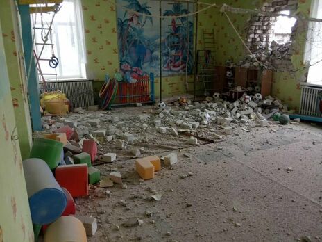 У дитсадку у Станиці Луганській під час обстрілу перебувало 20 дітей. Бойовики намагаються звинуватити Україну у провокації, у ЗСУ відповіли