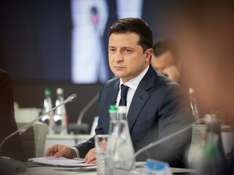 "Складений документ бездарно". Зеленський заявив, що Мінські угоди ставлять Україну у програшну позицію
