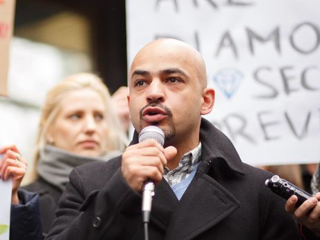 Найем заявил, что не смог задекларировать авто из-за сбоя на сайте НАПК