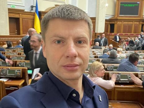 Росіяни, протестуйте проти Путіна прямо зараз, поки вас не закинули на Донбас, де потім закопають