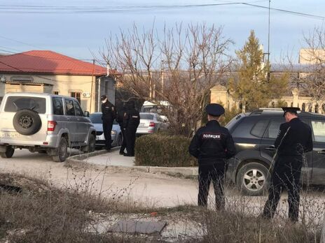 Російська поліція вранці 17 лютого влаштувала обшук у будинку Дудакова
