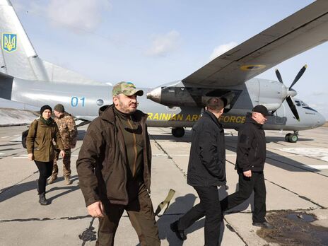 Нардепы передали дроны ВСУ во время визита на Донбасс